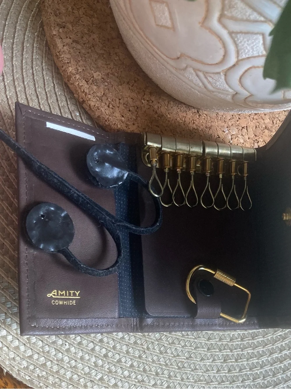 Amity vintage brown